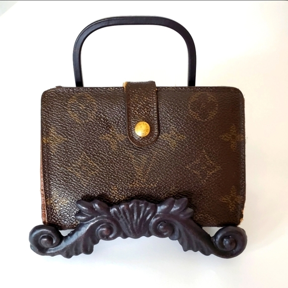 Louis Vuitton Handbags - Authentic Vintage Louis Vuitton Monogram Leather Kisslock Bifold Wallet.